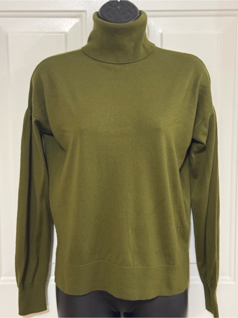 100% Superfine Merino Wool Olive Green Turtleneck Sweater - Drop Shoulder Relaxe